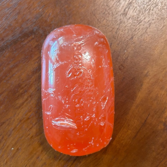 The Body Shop Satsuma Soap in Bright Orange - Picture 2 of 2